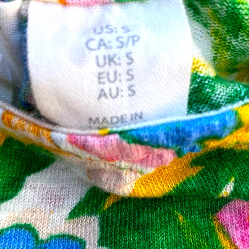C&C California Colorful Linen Top with Tropical Hues. Small - Picture 5 of 5